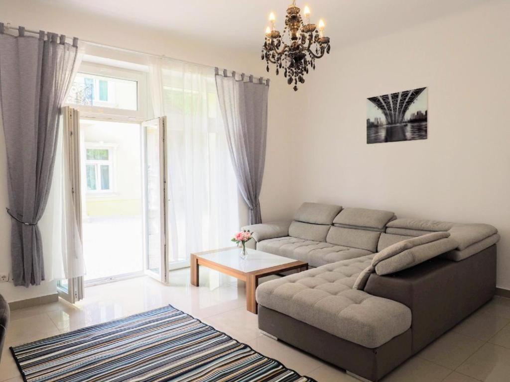 City Villa Schoenbrunn Apartments - Contactless 24H Check-In Viena Exterior foto